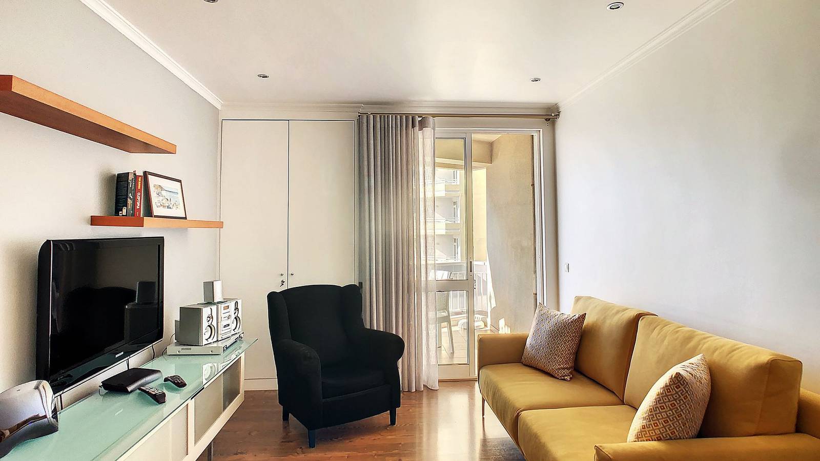 Appartamento intero, Appartamento vacanze per 4 persone con vista oceano in São Martinho, Madeira