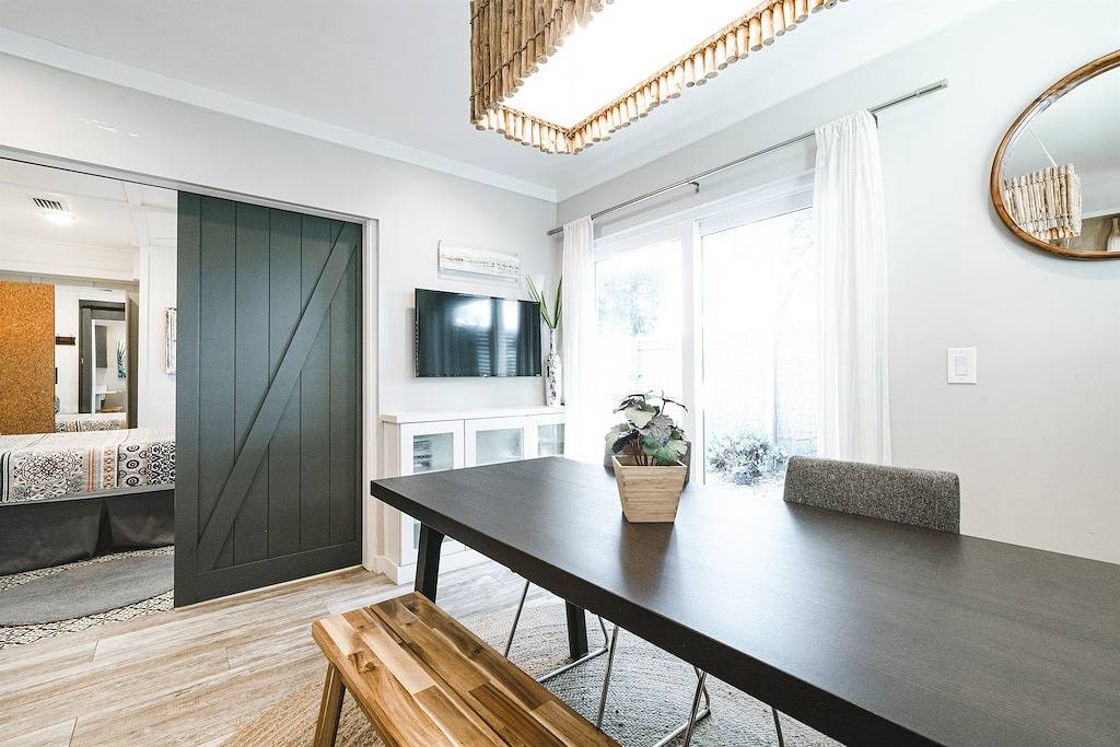 The Coconut Cottage. Hot Tub. Walk To Beach in Vilano Beach, St. Johns County