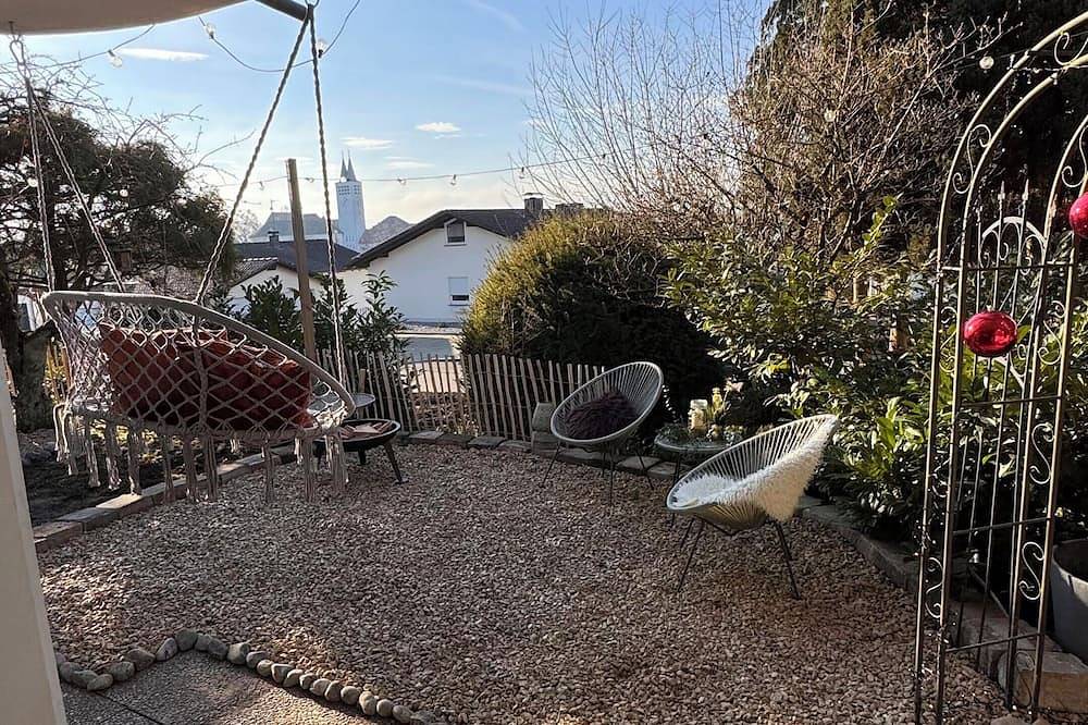 Apartamento inteiro, Family-friendly apartment in the countryside. With private garden & sauna facilities in Ravensburger Spieleland, Meckenbeuren