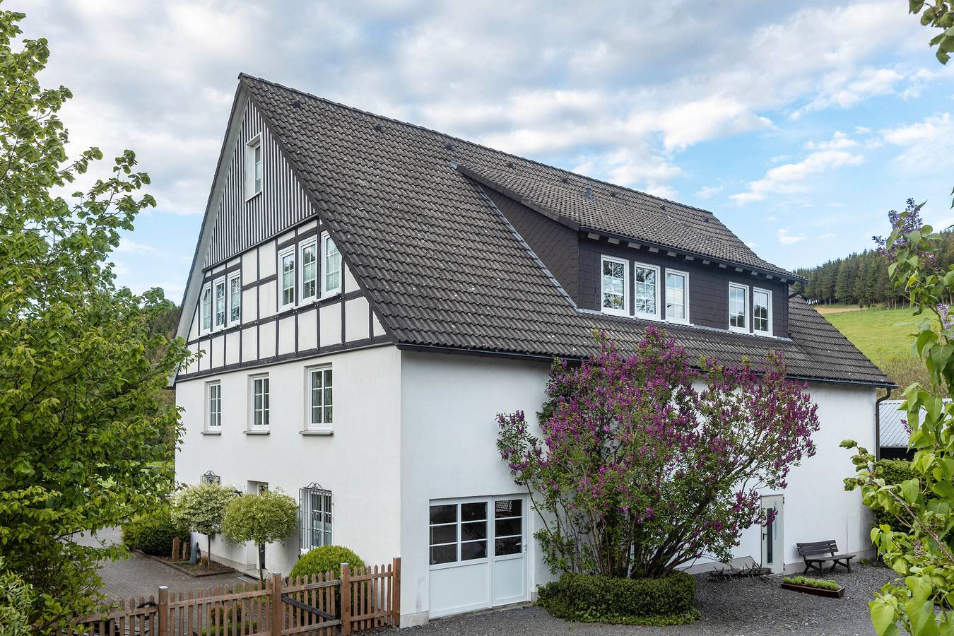 Casa de vacaciones 'Weitblick' con vistas a la montaña, terraza compartida y Wi-Fi in Eslohe, Hochsauerlandkreis