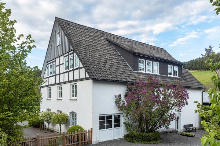 Ferienhaus für 10 Personen, mit Garten in Eslohe