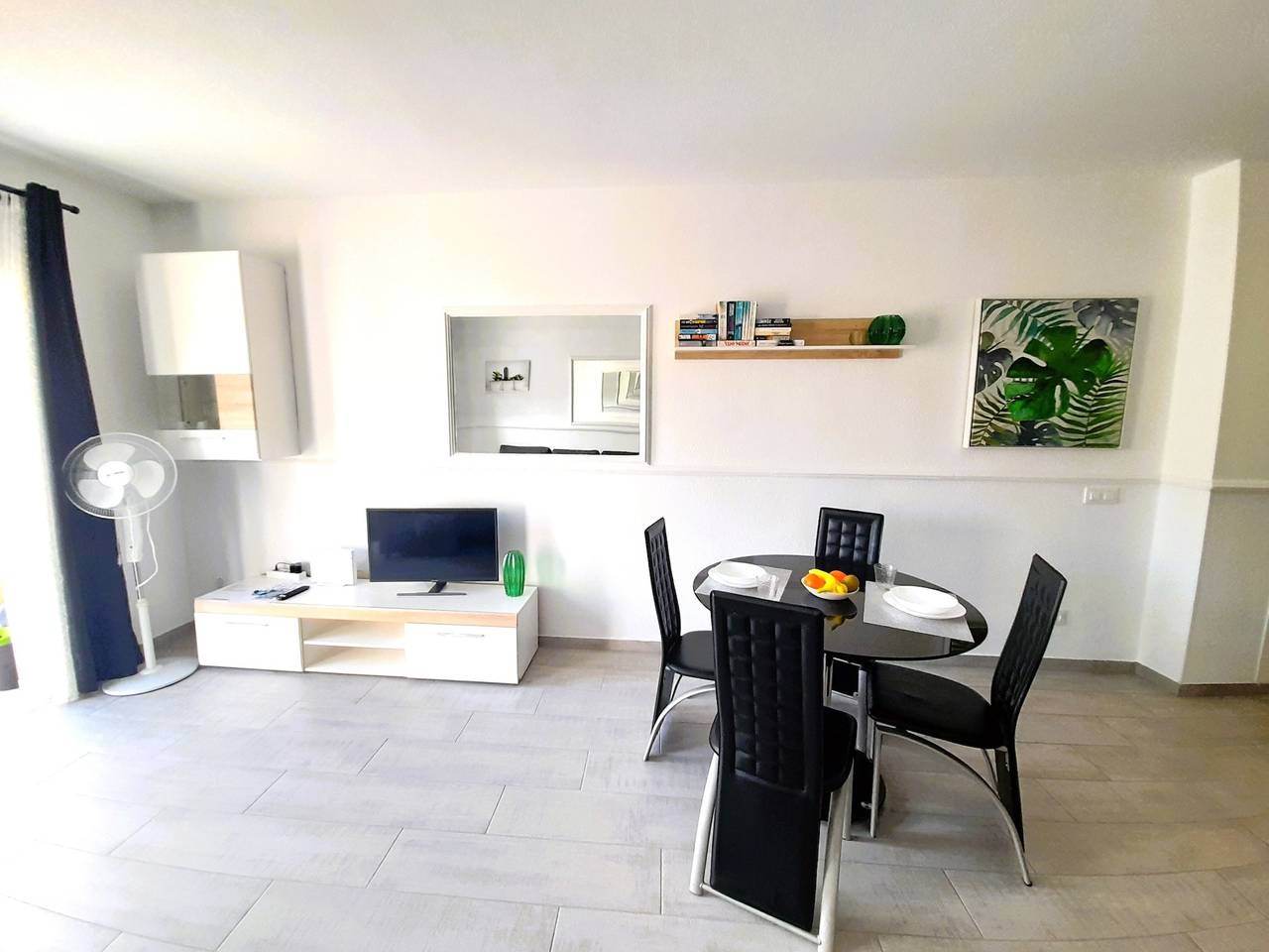 Entire holiday apartment, Mareverde Elisa, 1 bedroom & Wi-Fi Free in Playa de Fañabé, Adeje