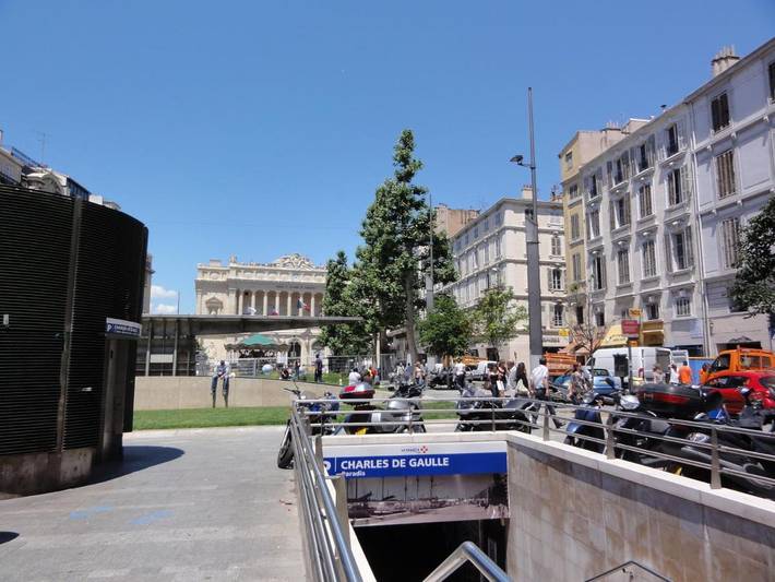 Gîte pour 2 personnes, avec vue dans Office De Tourisme Et Des Congres De Marseille - 2