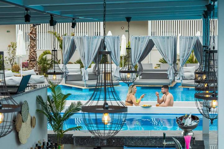 Location de vacances pour 2 personnes, avec piscine et jacuzzi ainsi que jardin et bassin pour enfant dans Pefkochori - 2