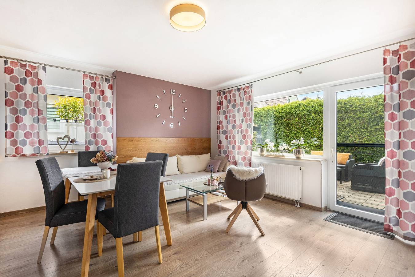 Ganze Wohnung, Ferienwohnung 'Sonnenblick Und Relax' mit privater Terrasse, Gemeinschaftsgarten und Wi-Fi in Sundern, Sorpesee