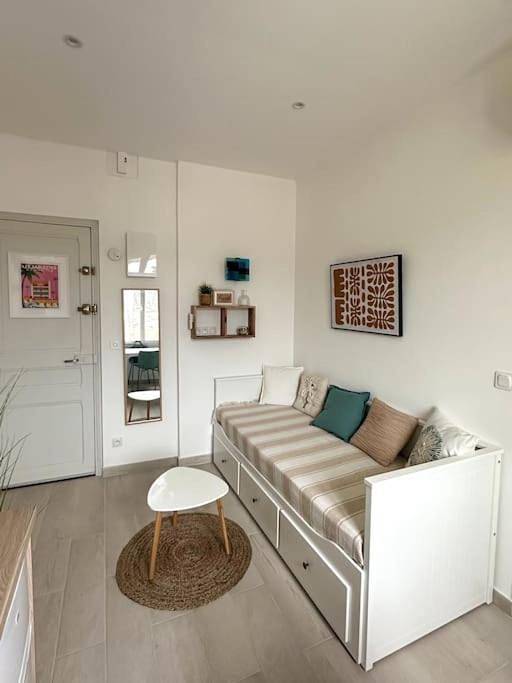 Gîte pour 2 personnes, avec vue dans Plage des Sablettes - 3