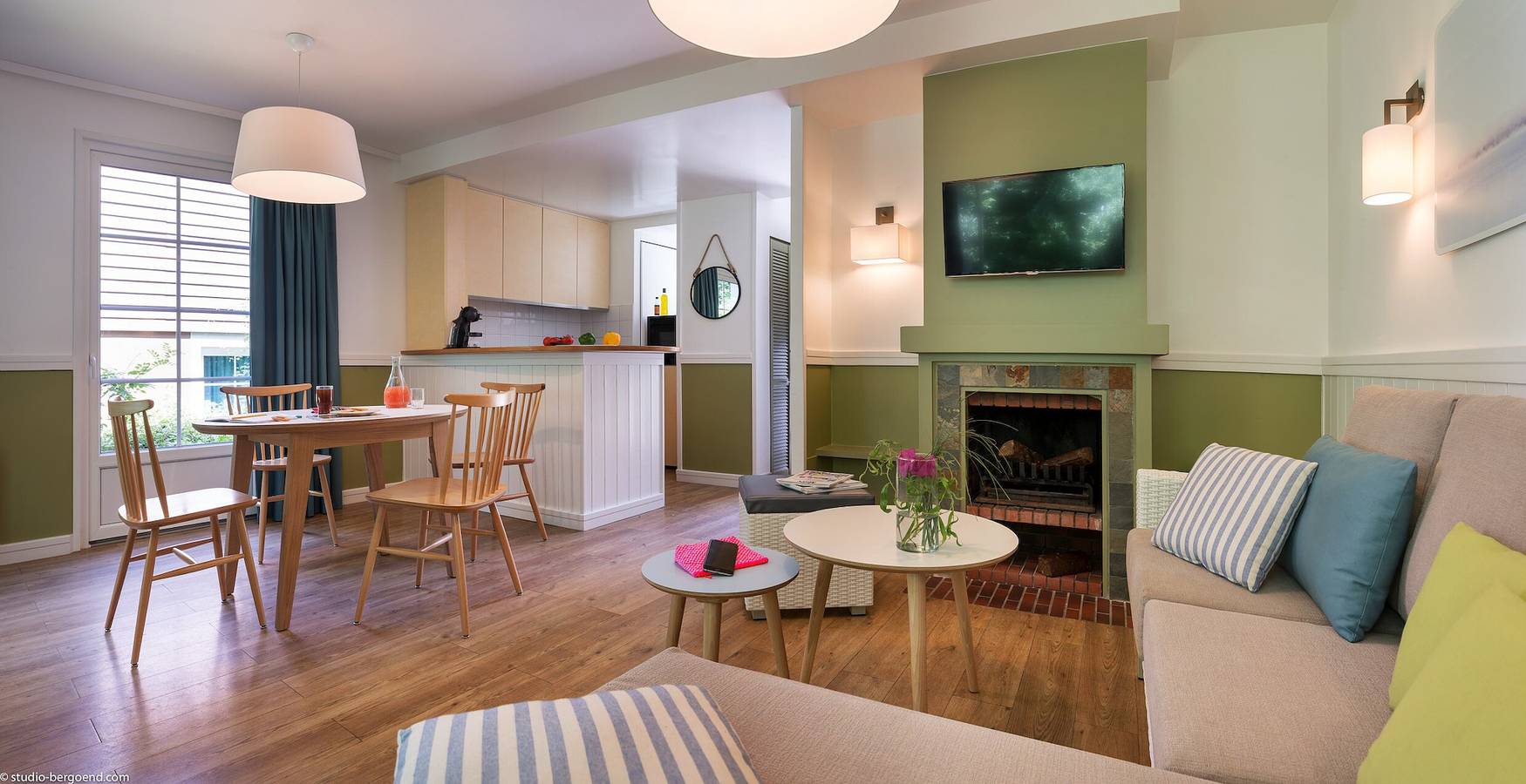 Lakeside cottage  8 persons in Chamouille, Aisne