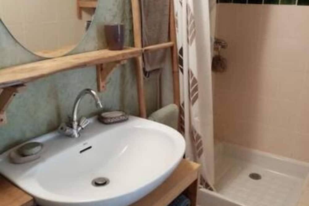 Appartement entier, Charmant gîte studio en Ardèche verte in Burzet, Parc naturel régional des Monts d'Ardèche