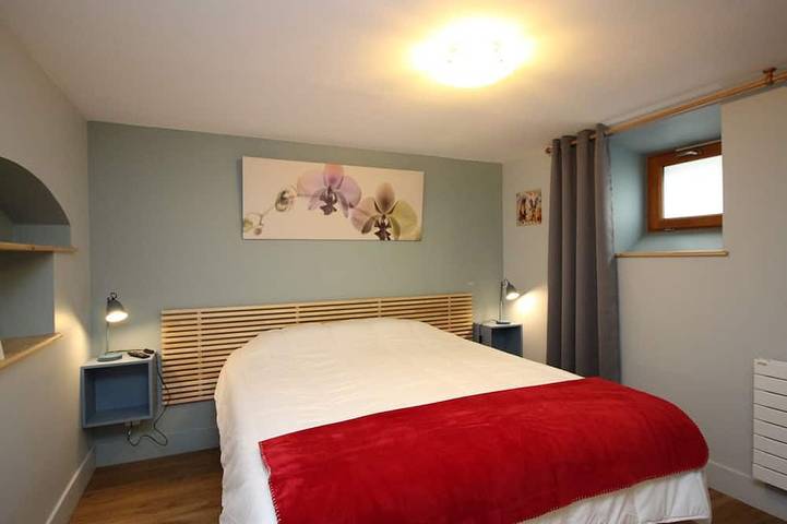 Ganze Wohnung, 3-Zimmer-Wohnung mit WIFI, 300 m zu den Thermen in Mont-Dore, Regionaler Naturpark Volcans d'Auvergne
