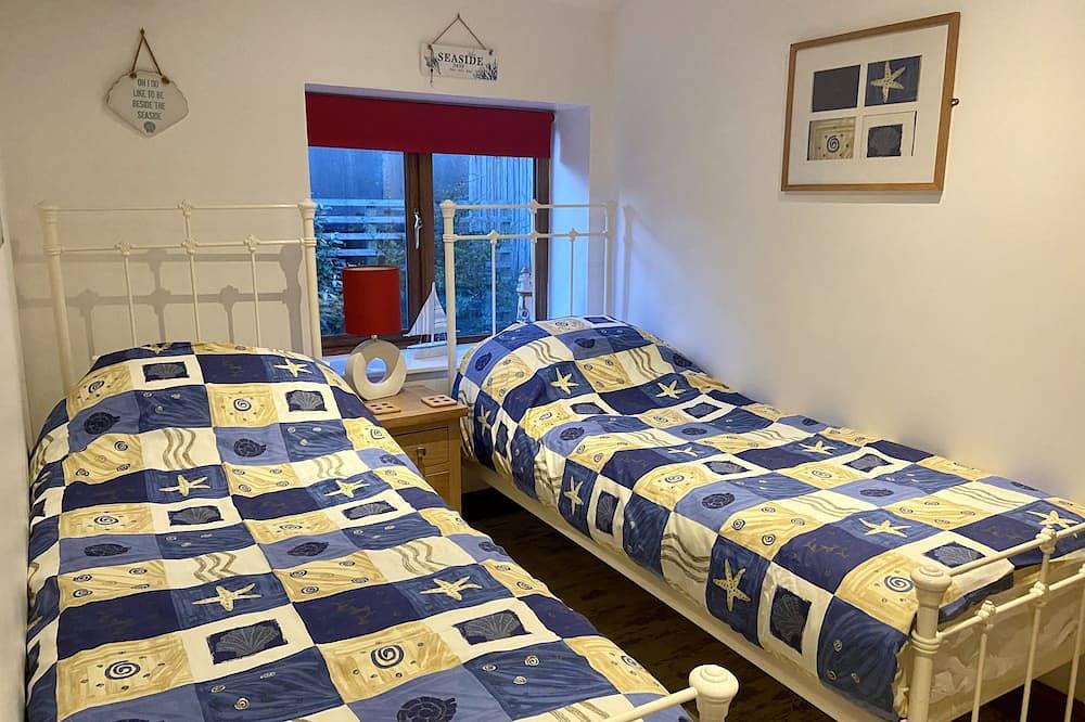\"Driftwood\" A cosy cottage in Hartland, on the edge of Coastal path. in Hartland Devon Heritage Coast