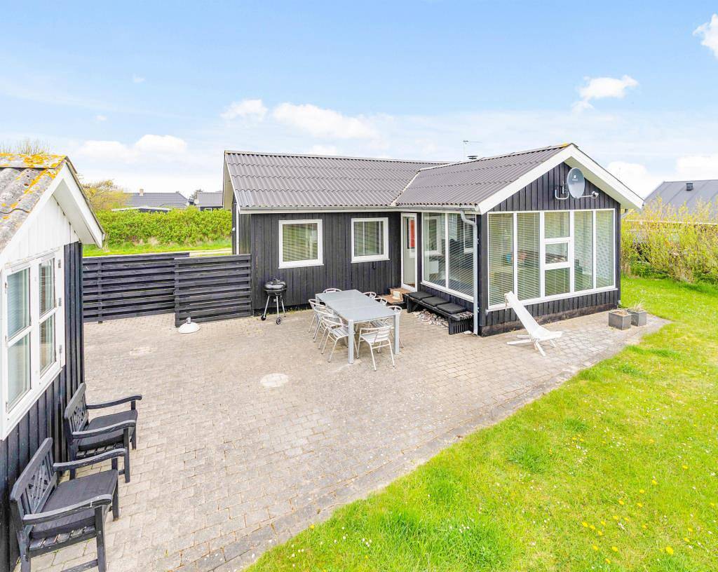 Helles, gemütliches Ferienhaus mit Kaminofen in Søndervig in Søndervig, Holmsland Klit