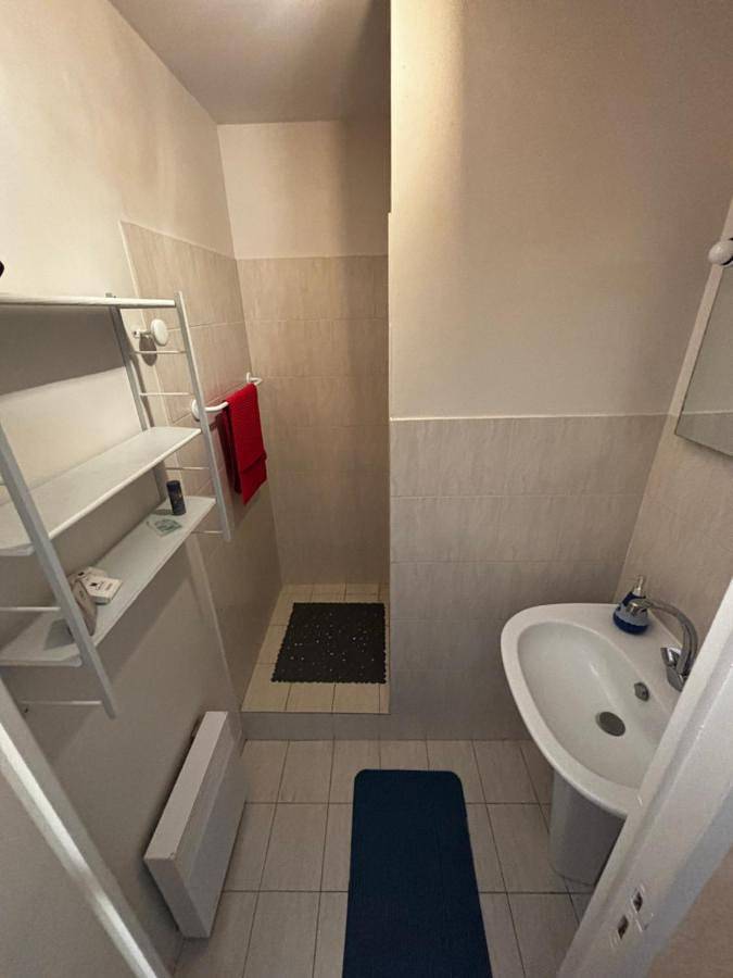 Double Room in Villeneuve-lès-Avignon, Région de Nîmes
