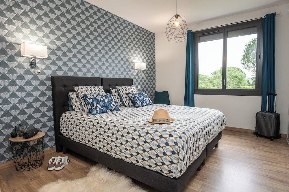 Luxury Villa · 200 m from Unesco Cité · pool, aircon, 2 jacuzzis in Carcassonne, Carcassonne region