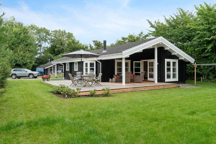 Ferieudlejning for 8 personer, med sauna og have i Faxe Ladeplads