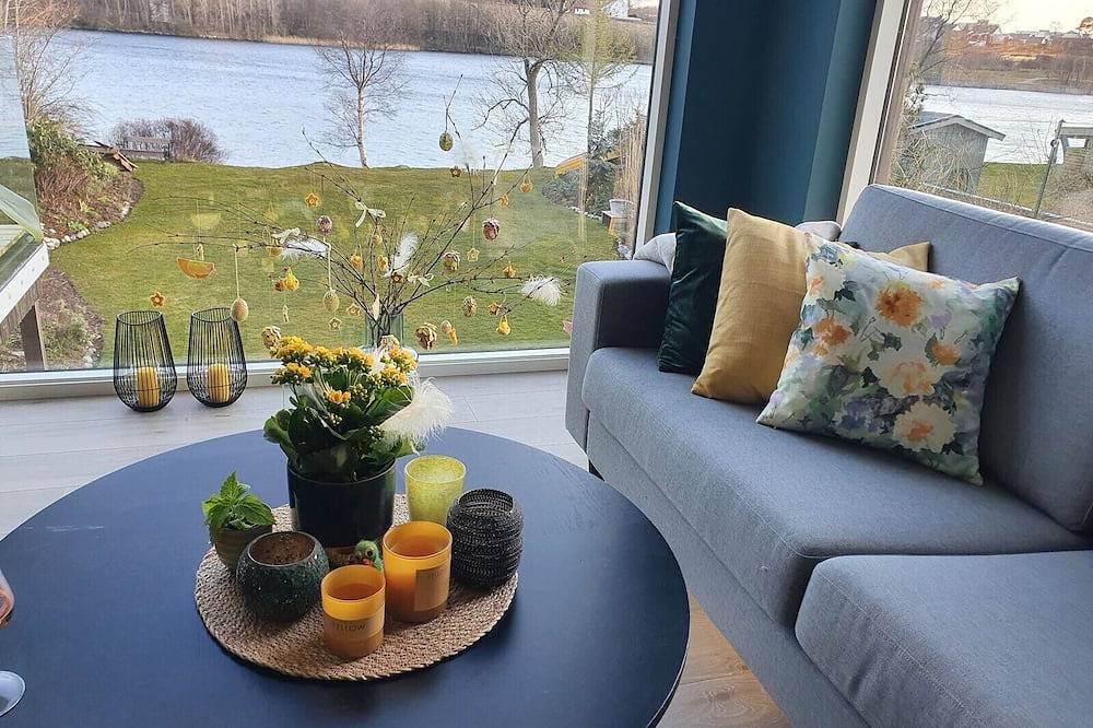 House with big garden by water in Sandnes