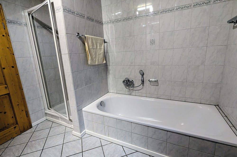 Ganze Wohnung, Neue, hochwertige Ferienwohnung mit Zirbenbett & Terrasse – Nähe Bad Tölz in Ramsau (Bad Heilbrunn), Bad Heilbrunn