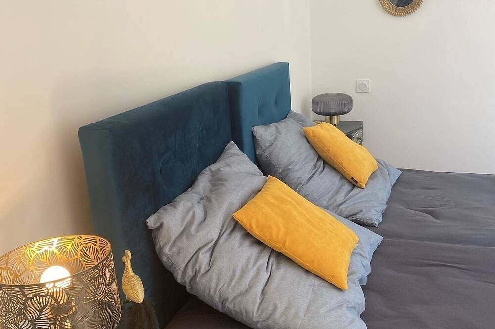 Luxurious apartment with panoramic views and heated pool - near Calvi in Calenzana, Calvi e dintorni