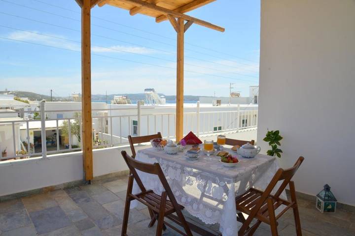 Gîte pour 4 personnes, avec balcon et vue dans Milos - 3