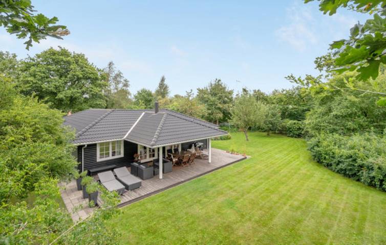 Feriehus for 6 personer, med hage i Danmark