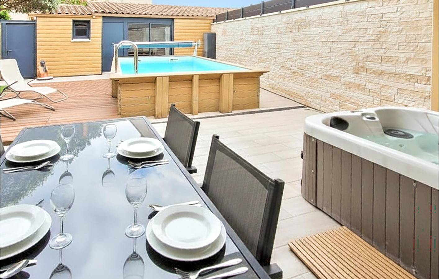 Charmant appartement avec piscine, Wi-Fi et parking près de Saint-Saturnin-lès-Avignon in Jonquerettes, Vaucluse