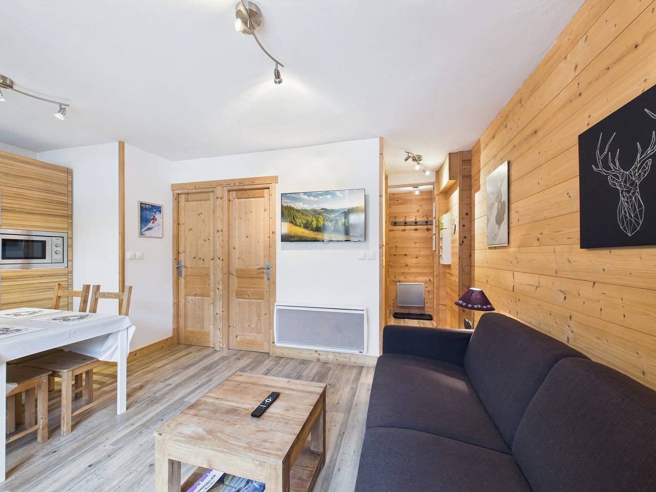 Appartement entier, Appartement au centre des Gets avec balcon, proche pistes, commerces et activités, 4/5 couchages in Les Gets, Les Portes du Soleil