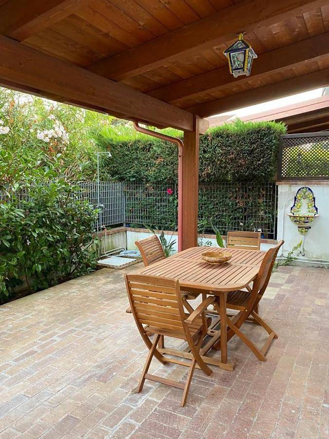 Casa vacanza per 4 persone, con Balcone e Terrazza nonché Giardino a Paestum