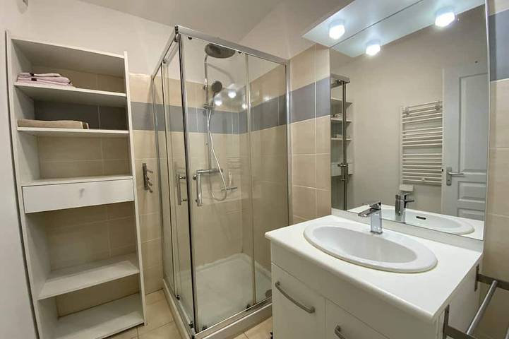 Gîte pour 4 personnes, avec piscine ainsi que terrasse et jardin à Péret - 4