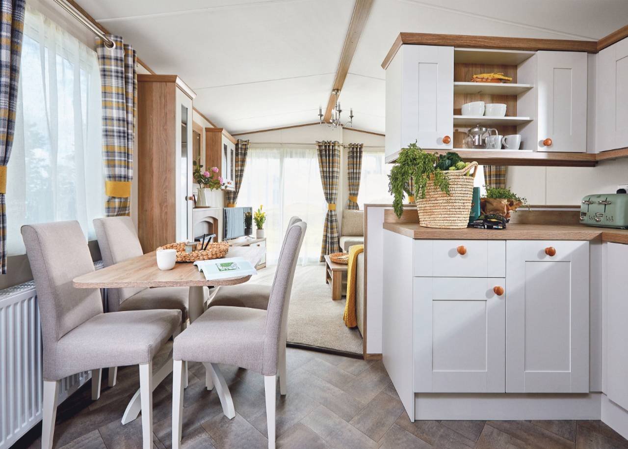 Entire apartment, Beech 2 Hot Tub in Dalwood, Devon