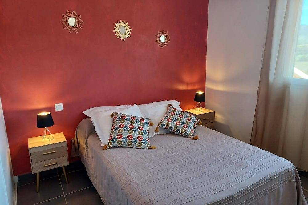 Appartamento intero, 2-bedroom apartment heated pool wifi air conditioning 7 min beach and 1 min river in Galeria, Parco naturale regionale della Corsica