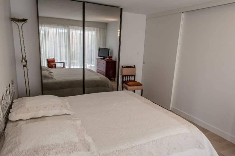 4-star house with patio and garden in Arradon, Côte des Mégalithes