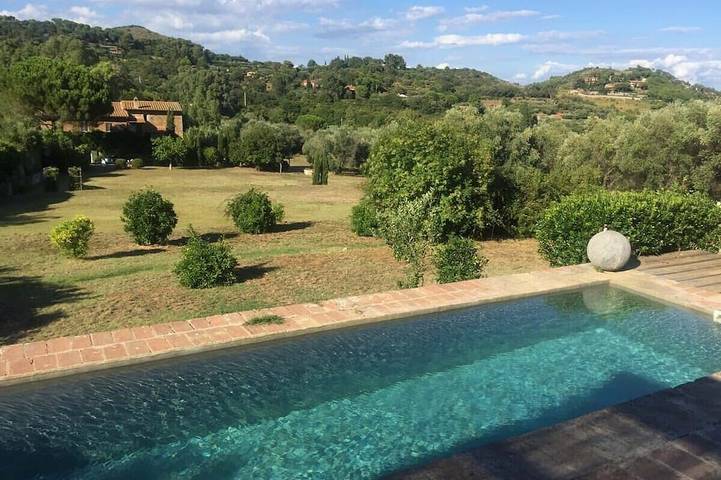 Ferienhaus für 10 Personen, mit Balkon/Terrasse und Terrasse sowie Garten und Pool in Monte Argentario