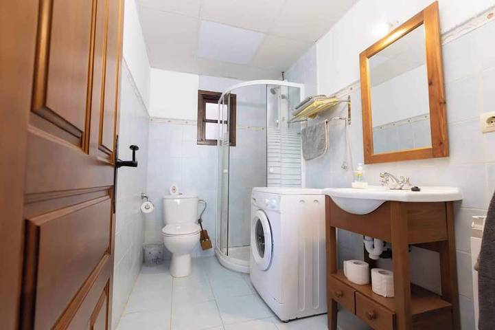 Appartement entier, Apartment Las Mimosas -In Asturias, Ideal For Families And Friends in Soto del Barco, Côte Cantabrique