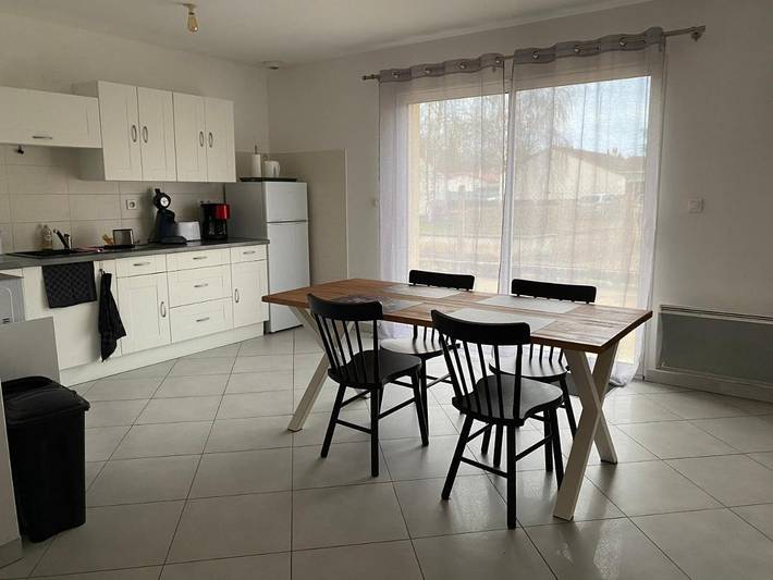 Gîte pour 6 personnes, avec terrasse à Marigny-Brizay - 3