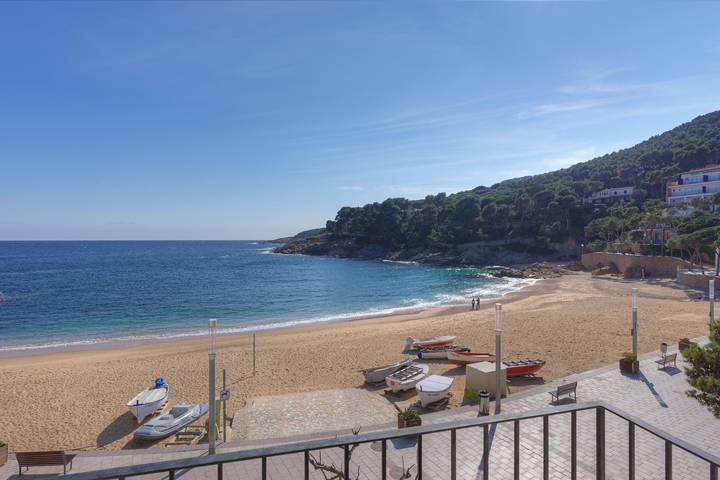 Location de vacances pour 6 personnes, avec Balcon et Terrasse à Tamariu