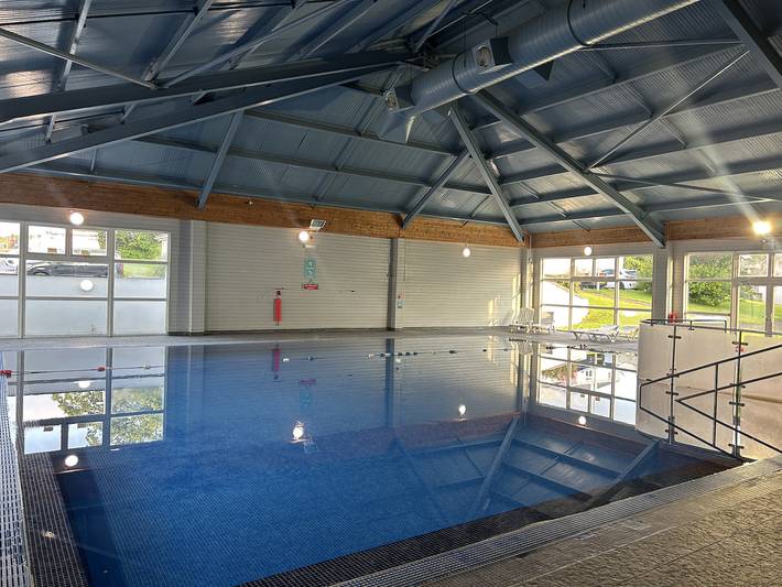Cottage for 8 people, with Hot tub and Pool in Mawgan Porth