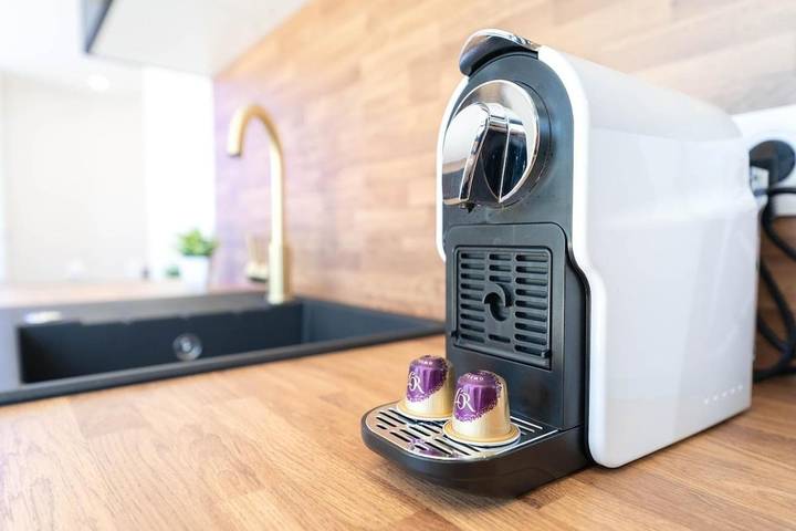 Gîte pour 2 personnes, avec jardin ainsi que vue et terrasse à La Trinité - 2