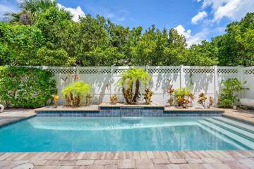 Vacation Rental for 13 Guests in St. Augustine Beach, St. Augustine, Picture 2