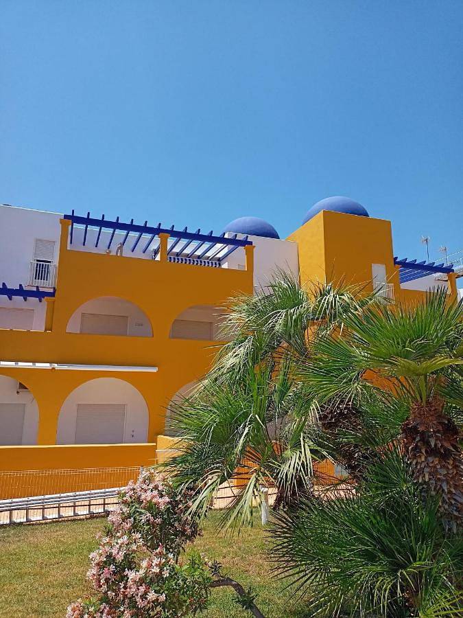 Apartamento de vacaciones para 5 personas, con piscina y jardín además de vistas y piscina para niños - 1