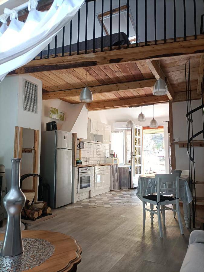 Gîte pour 4 personnes, avec terrasse à La Bréole - 3