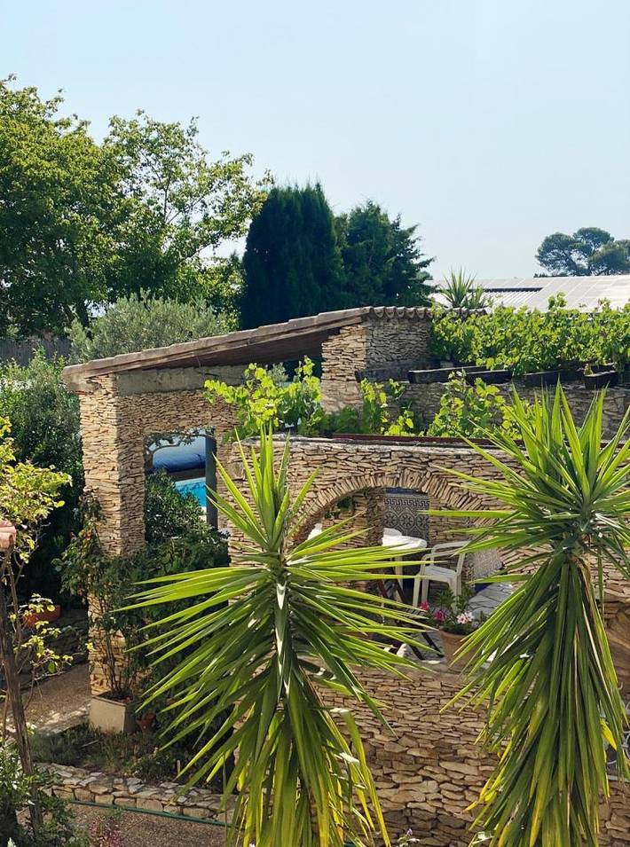 Gîte pour 6 personnes, avec jardin et piscine, animaux acceptés