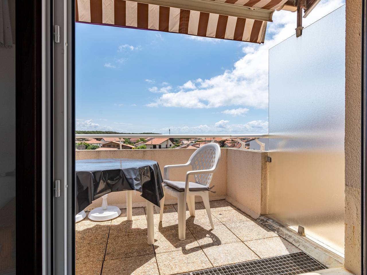 Ganzes Studio, Gemütliches Studio mit Mezzanin und Terrasse für 2 Personen im Herzen von Biscarrosse in Biscarrosse Plage, Biscarrosse