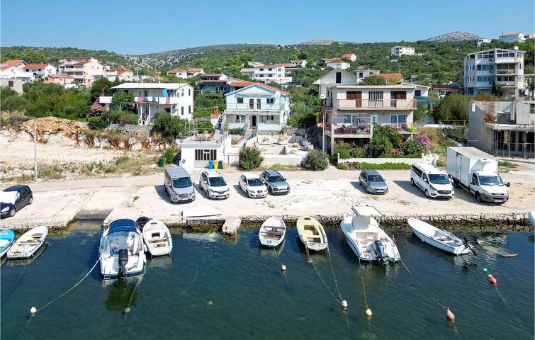 Location de vacances pour 8 personnes, avec terrasse à Rogoznica - 3