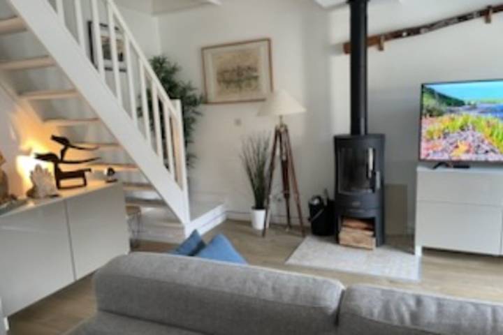 Location de vacances pour 4 personnes, avec terrasse ainsi que piscine et jardin dans Port Guillaume - 2