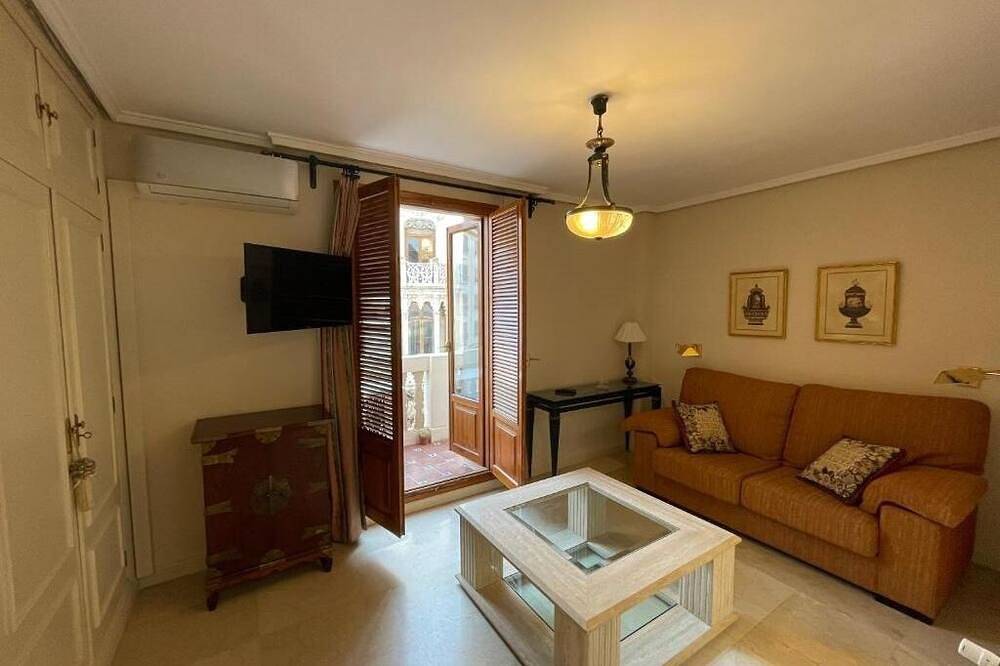 Ganze Wohnung, Apartment with Balcony Varone - City View Apartments near Circuito Cheste in Requena, Valencia Provinz