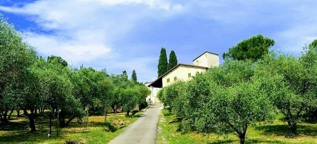 Villa per 9 persone, con Terrazza e Giardino nonché Piscina e Panorama a Lastra a Signa