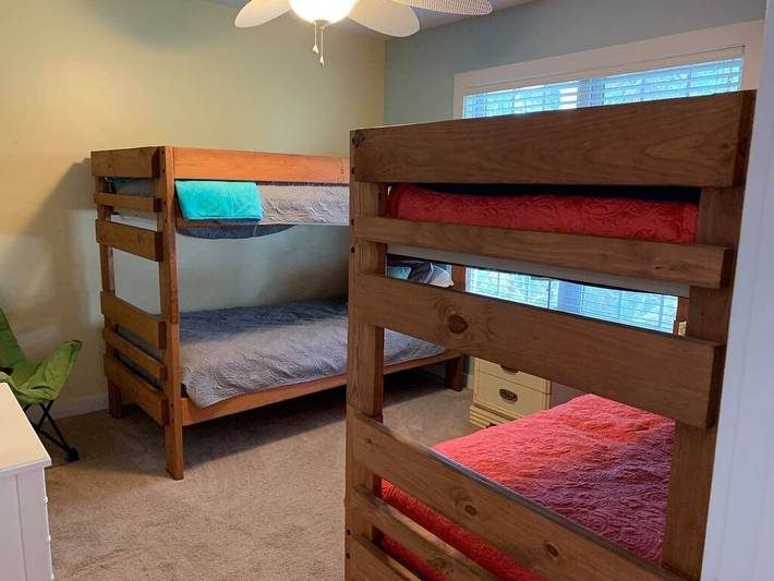 Vacation house for 10 people, with hot tub and pool as well as balcony in Garden City (SC)