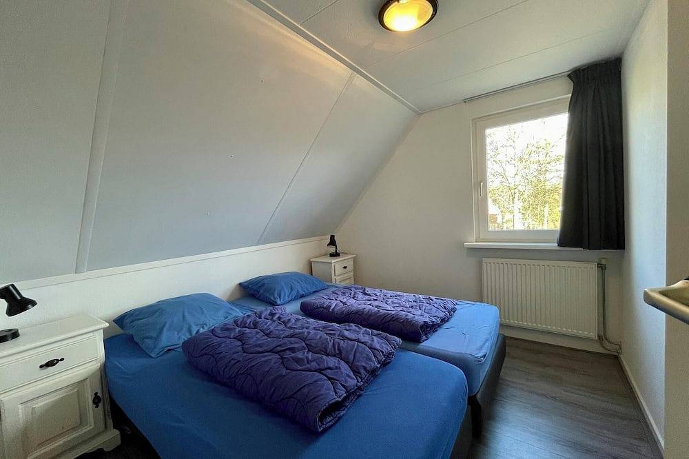 Bungalow for 6 persons with 3 bedrooms in Medemblik, Ijsselmeer