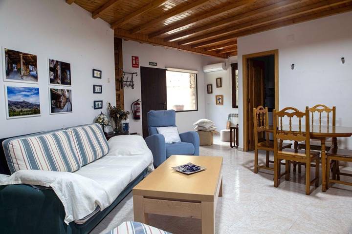 Gîte pour 4 personnes, avec terrasse et vue à Torre de Don Miguel - 3