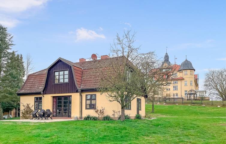 Ferienhaus für 8 Personen, mit Terrasse und Garten sowie Sauna in Kuhlen-Wendorf