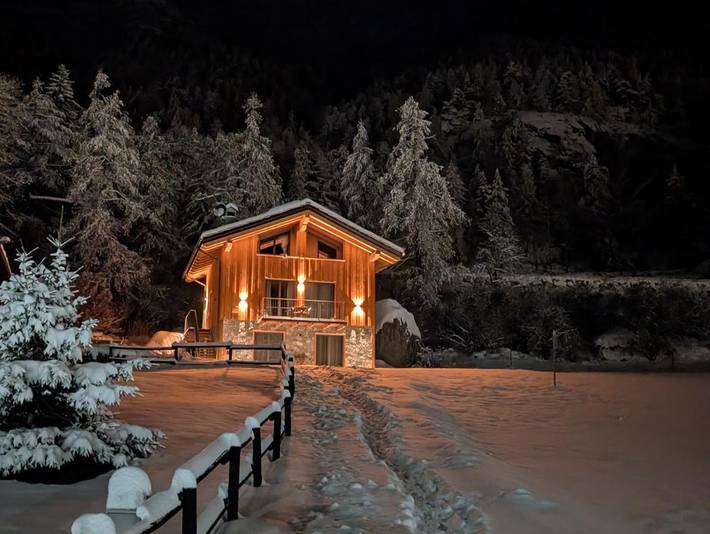 Gîte pour 2 personnes, avec vue et terrasse, animaux acceptés à Bionaz